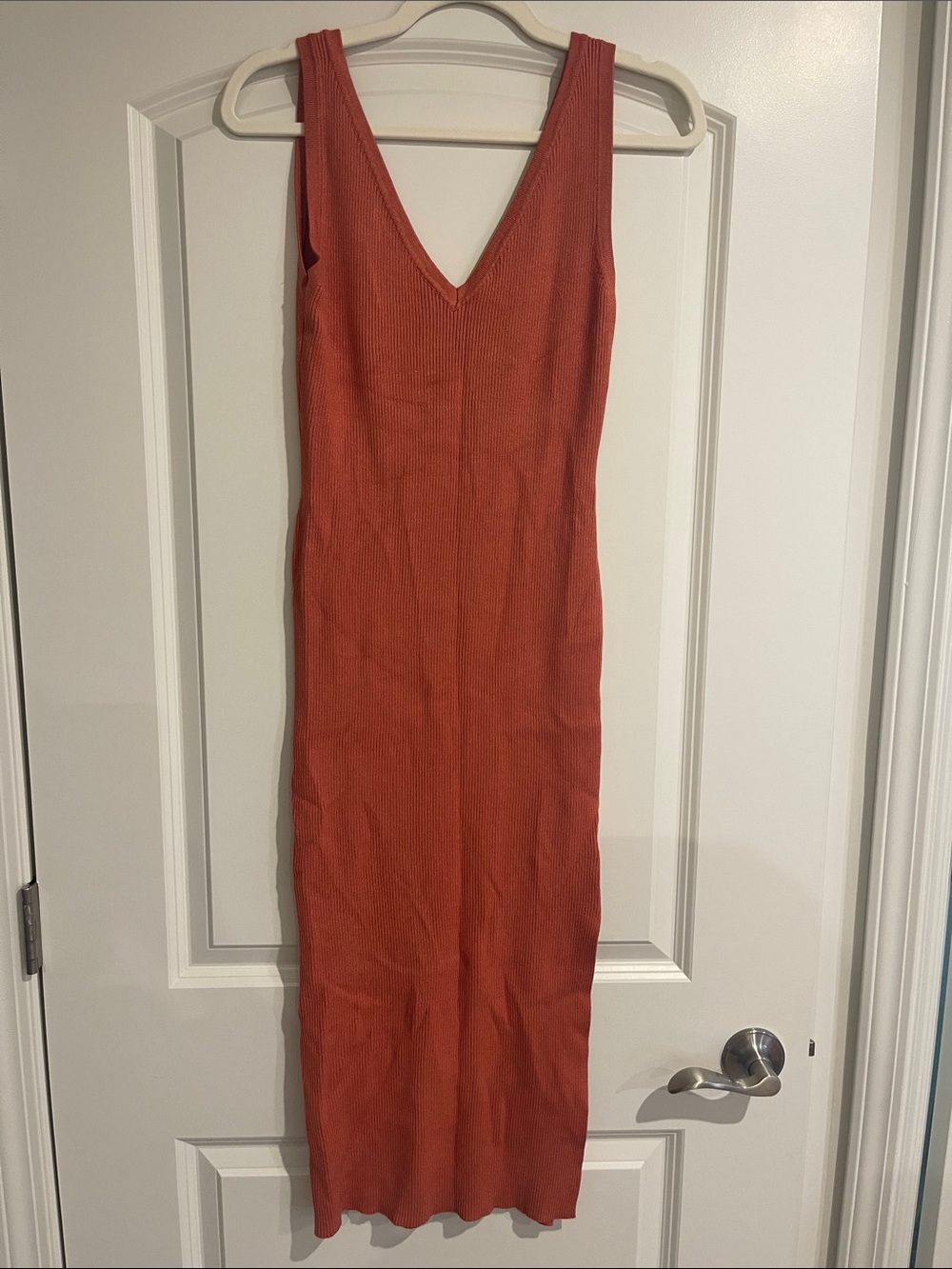 House of Harlow 1960 Sleeveless V-Neck Midi Dress in Rust